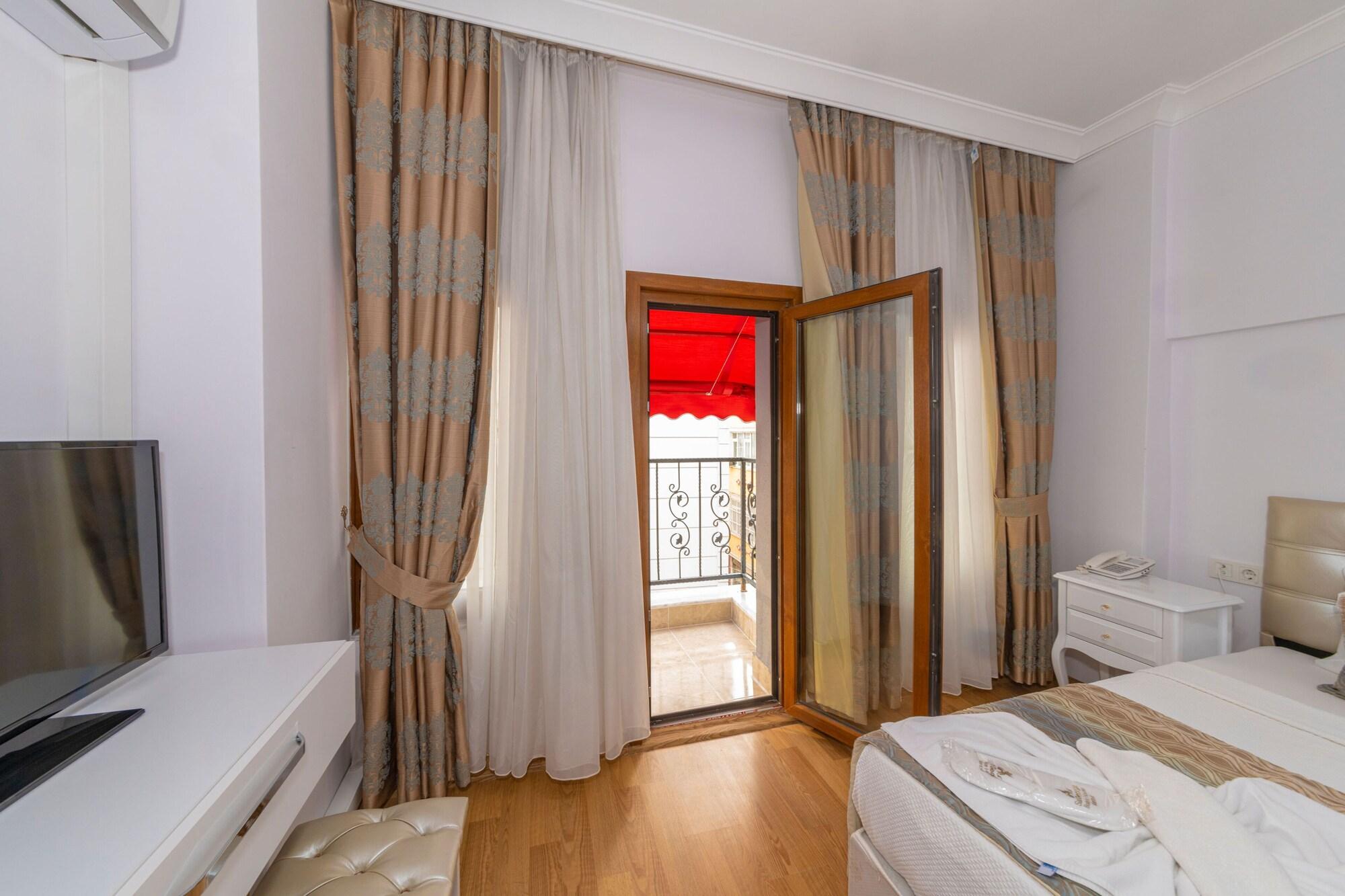 Rosalie Palace Hotel 2*